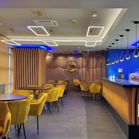 Hotel Condor Tulcea Bagian luar foto