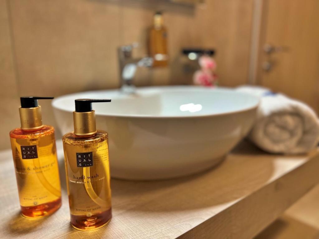 Hotel Condor Tulcea Bagian luar foto