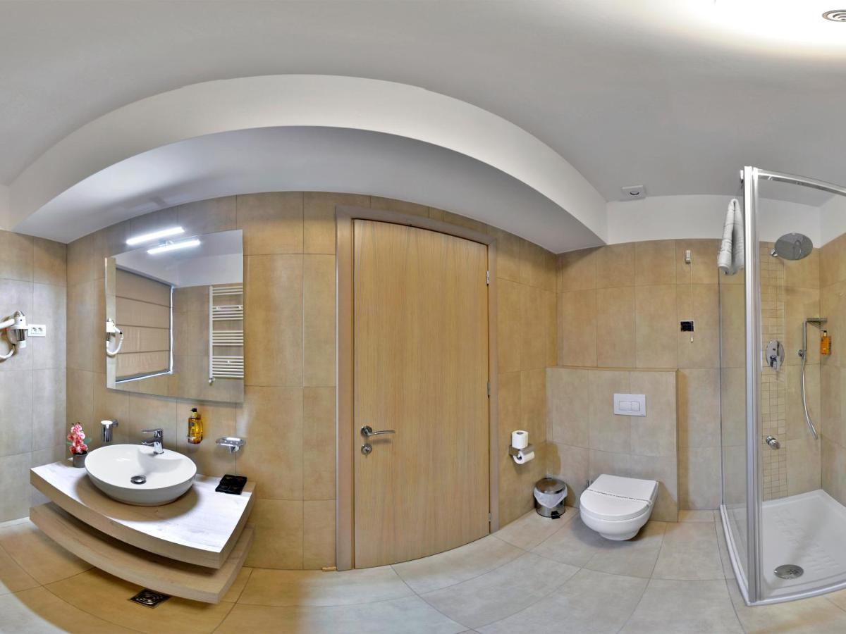 Hotel Condor Tulcea Bagian luar foto