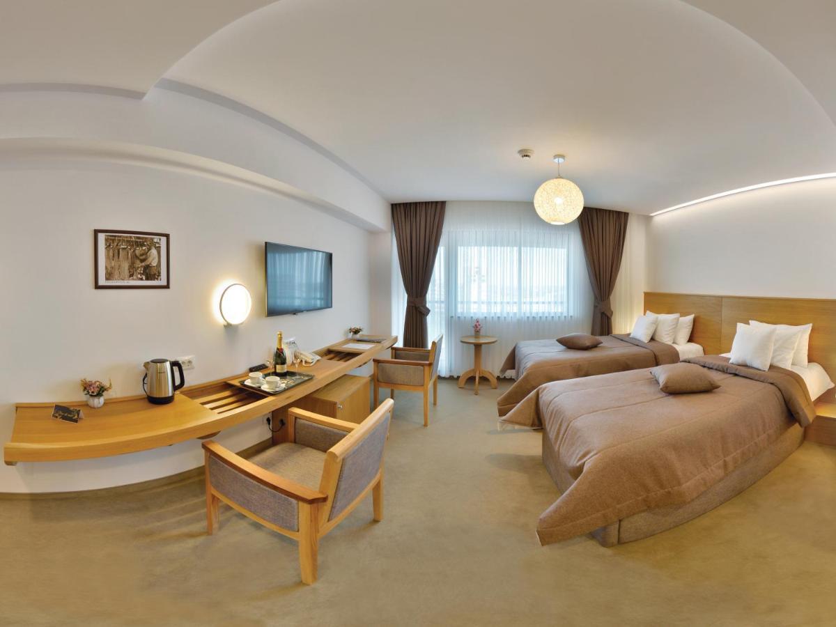 Hotel Condor Tulcea Bagian luar foto