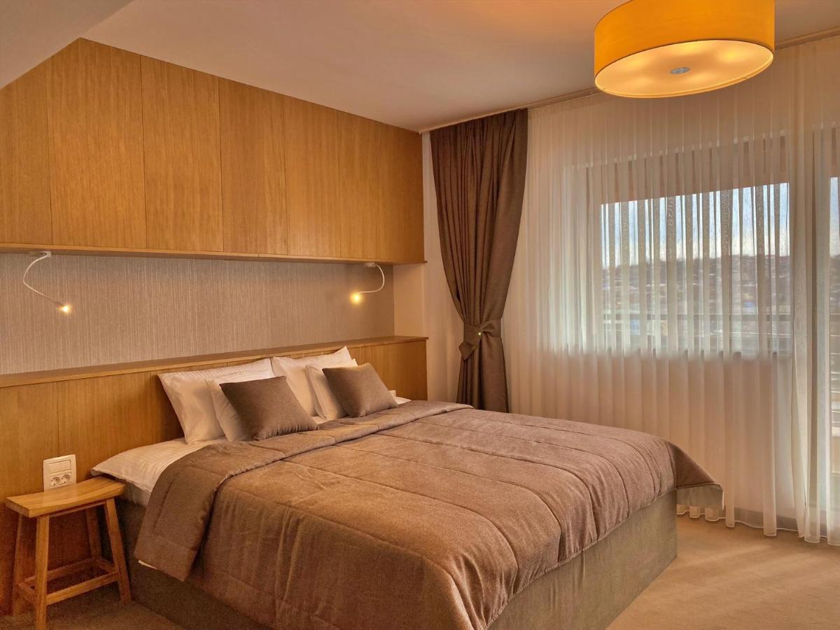 Hotel Condor Tulcea Bagian luar foto
